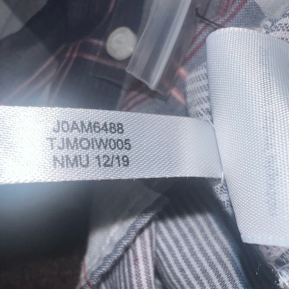 NWOT Tommy Hilfiger Women’s Plaid Button up Shirt - Picture 11 of 11